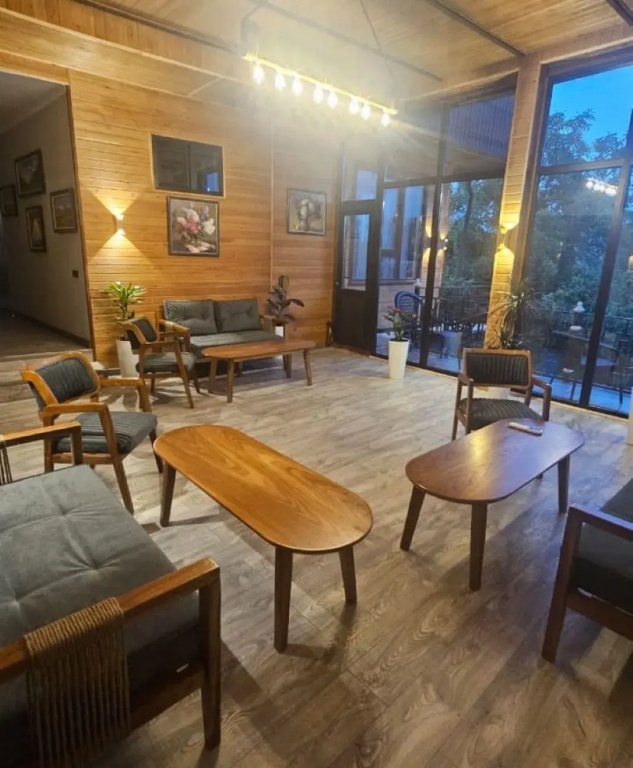 Kausar. Hotel - Général