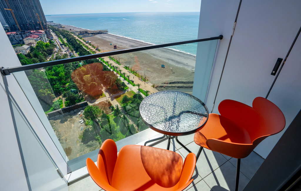 Beachfront with Stunning Views in Alliance Privilege Apartments