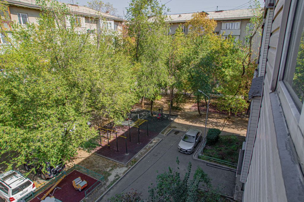Dvukhkomnatnaya u Tsirka, Stadiona i Botanicheskogo Sada Flat