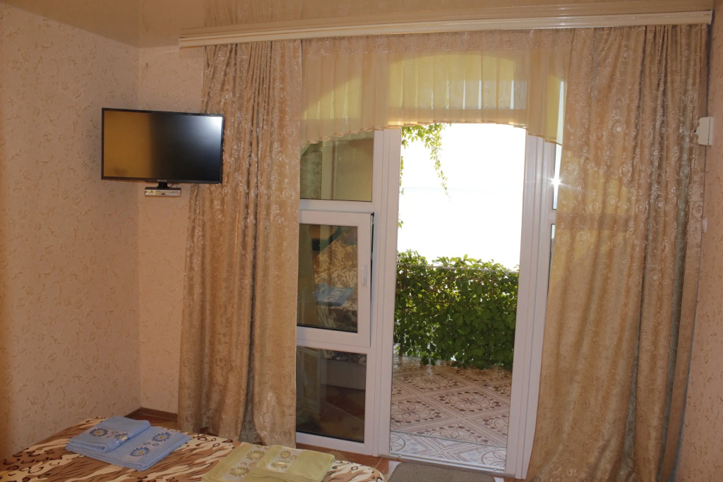 2 Bedrooms Apartment with balcony and with sea view