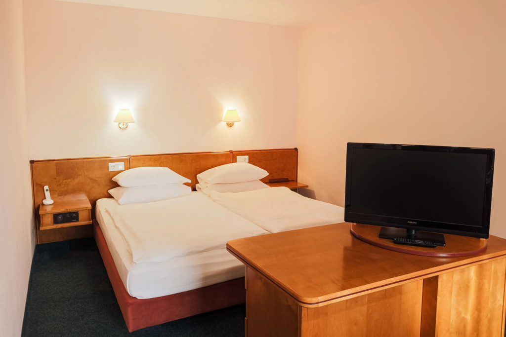 Beresta Park Hotel Velikij Novgorod Room Type - Double Junior Suite full double bed