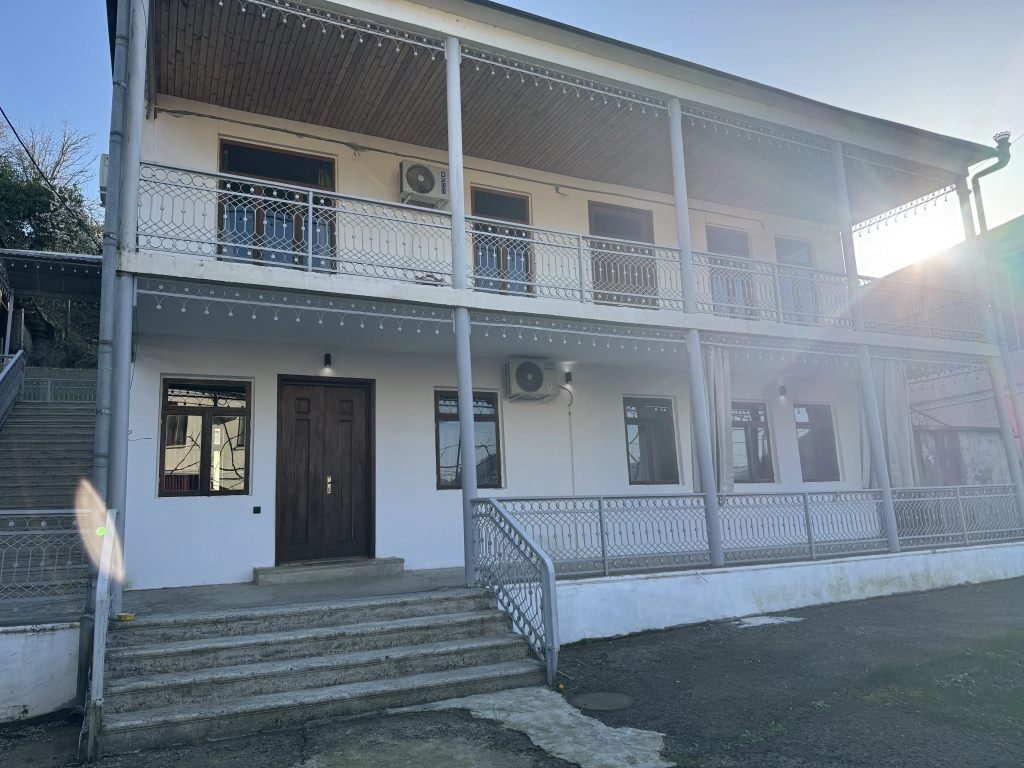 Uyutny Dom s Vidom na Gory v Sukhume Private House