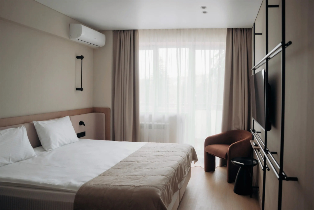 Sindika Spa-Hotel Room Type - Comfort + Double room with balcony and with view full double bed