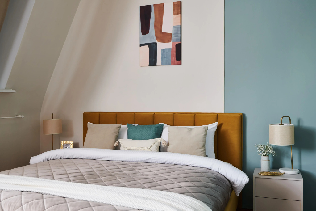 Квартира GM Apartments Двухуровневая с мансардой у Патриарших Прудов