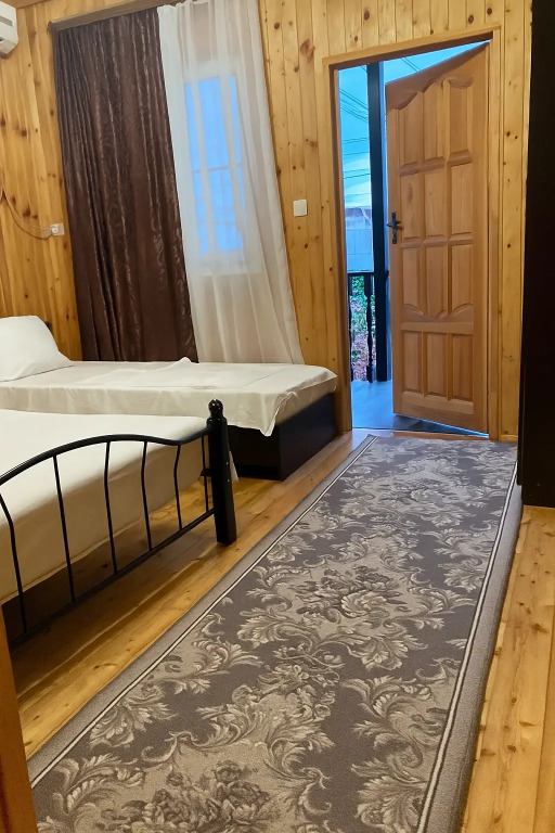 Трёхместный коттедж с красивым видом из окна в Delis