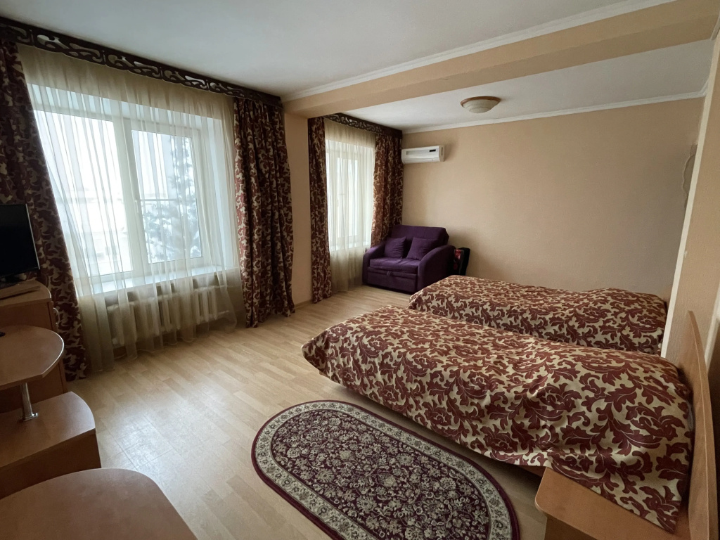 Superior Double room with city view twin beds