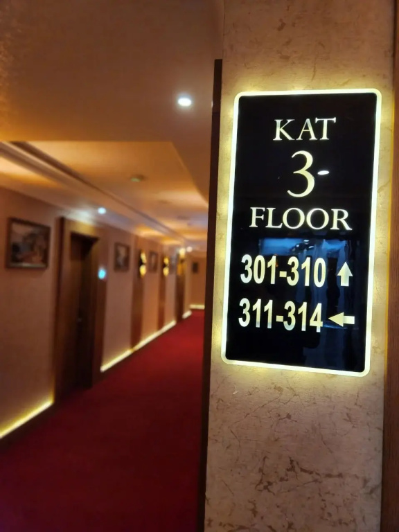 Lobby & Reception