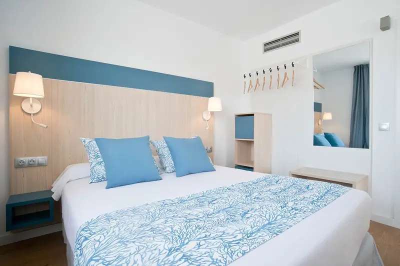 Double room with balcony (full double bed)