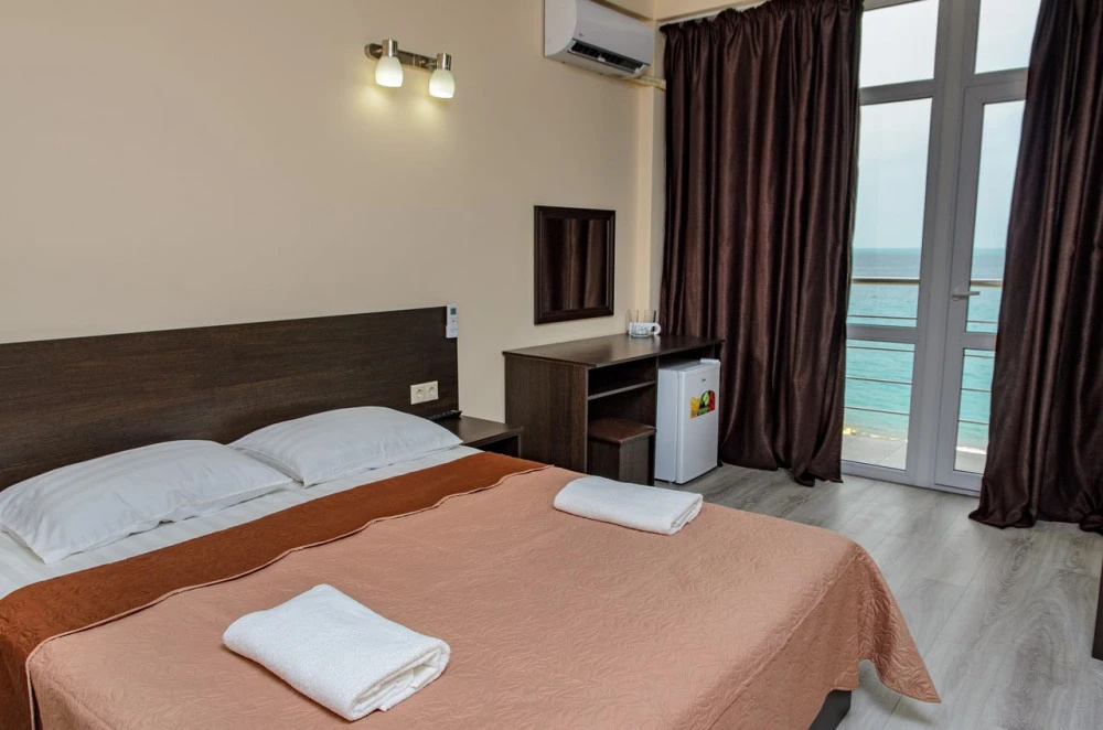 Comfort Double room with balcony and with sea view (full double bed)