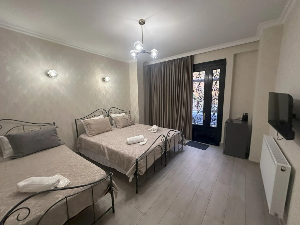 Economy Triple room
