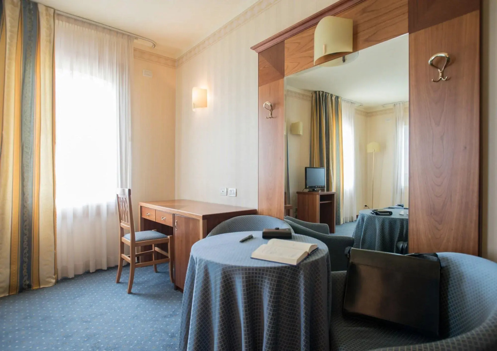 Lobby & Reception