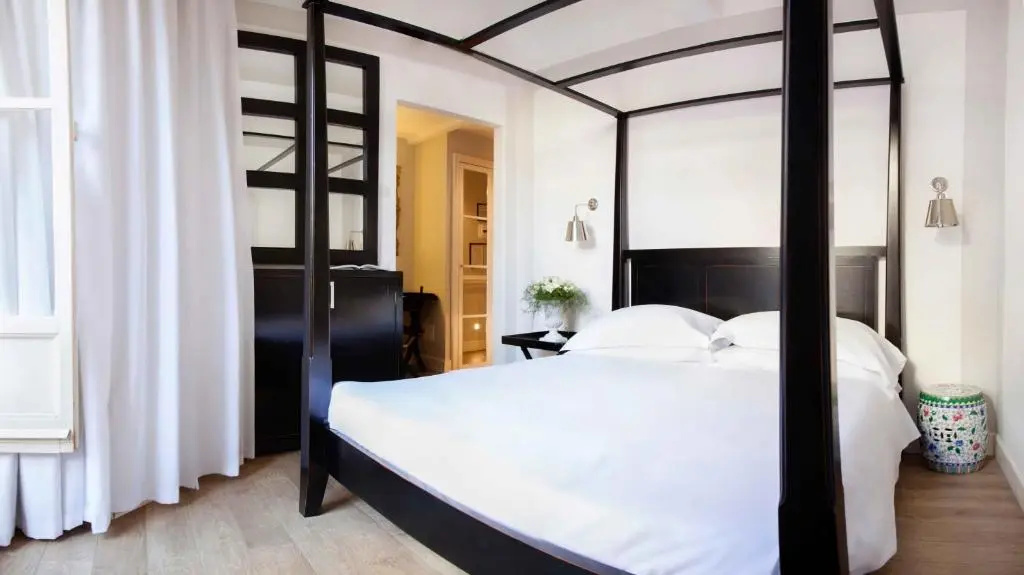 Superior Double room (full double bed)