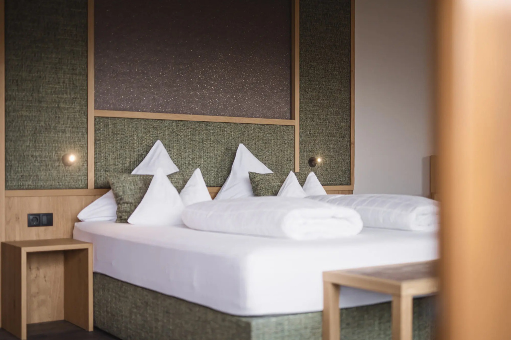 Standard Double room (full double bed)