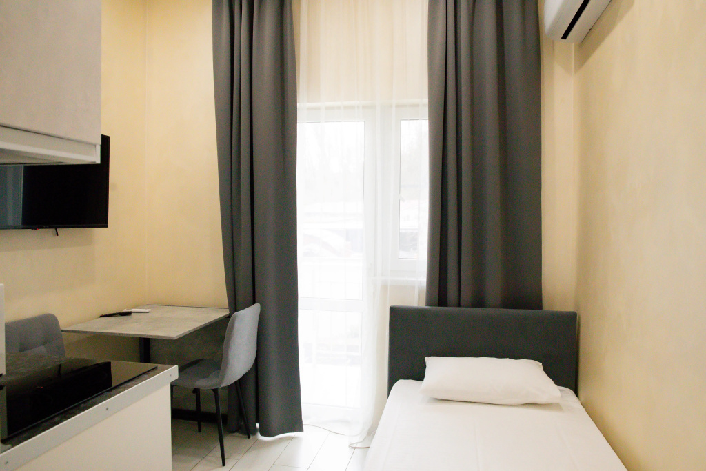 Single Studio with balcony (single bed)