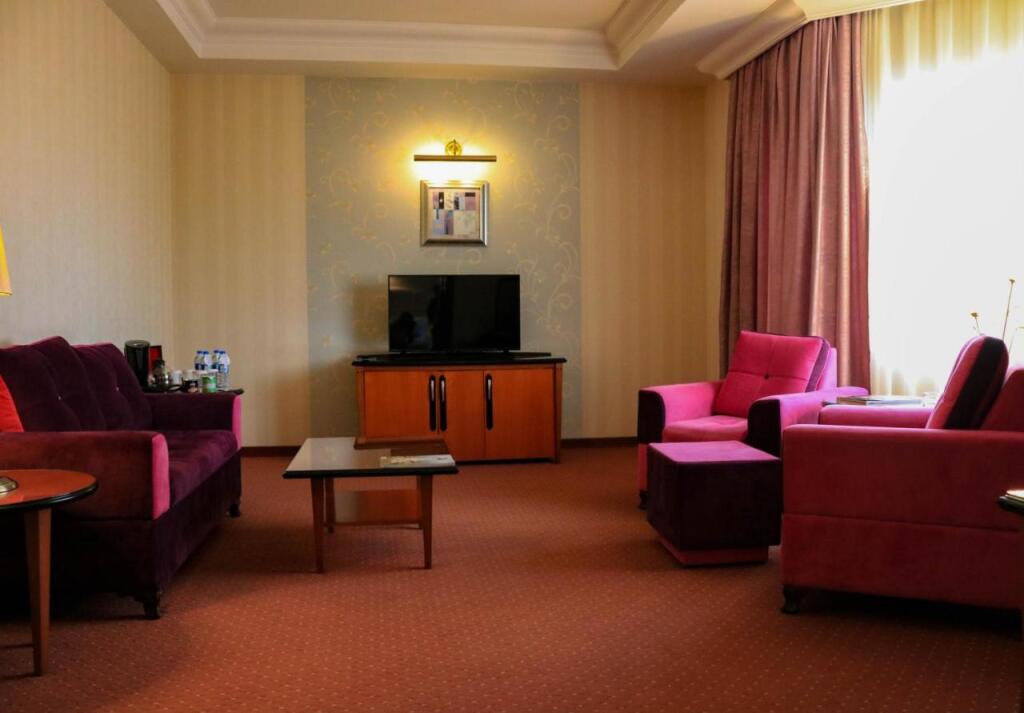Grand Hotel Europe by null