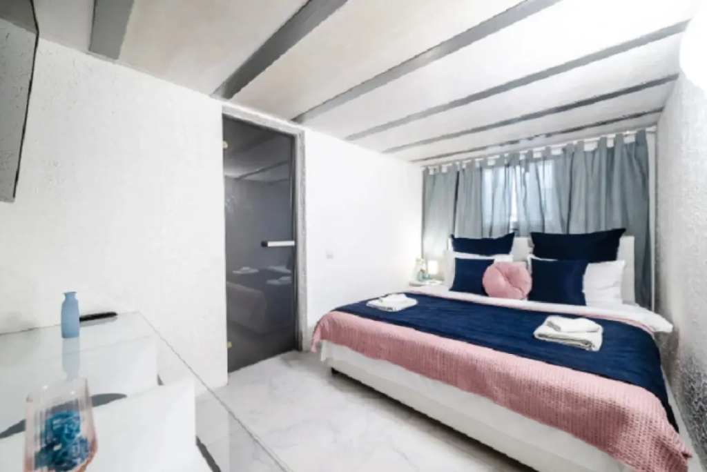 Отель Апартаменты LOFT SPA в Центре Москвы в Москве