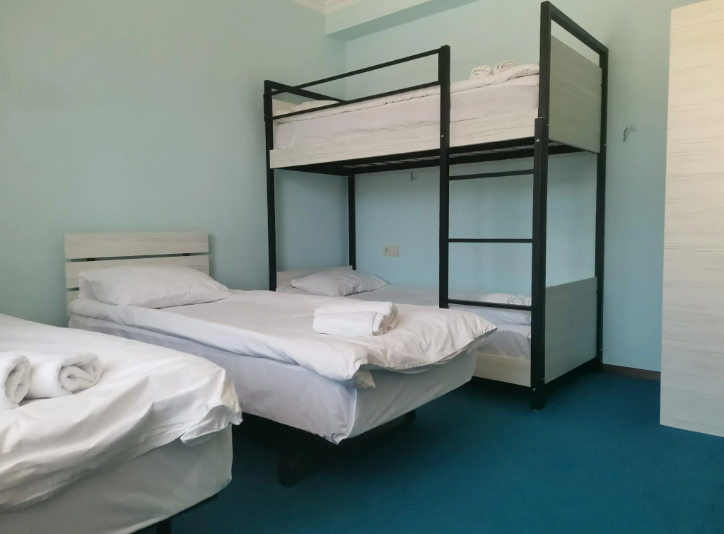 Economy Quadruple room