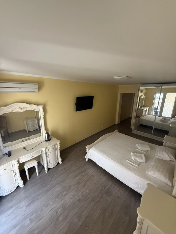 Double Junior Suite with balcony and with view (full double bed)