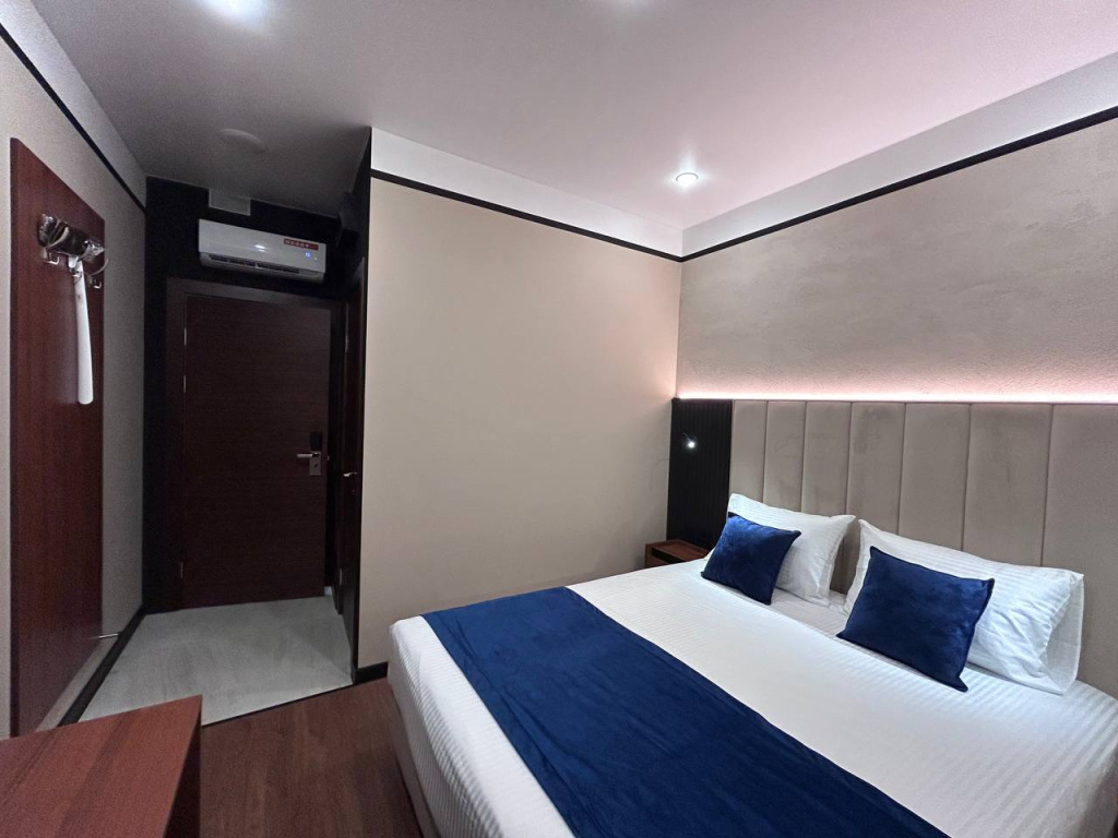 Standard Compact No Window Double room (full double bed)