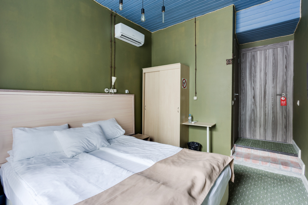Loft hotel h11 москва. Loft hotel h11 москва. Куркар гостиница. Тверская лофт отель москва. Loft hotel h11 москва.