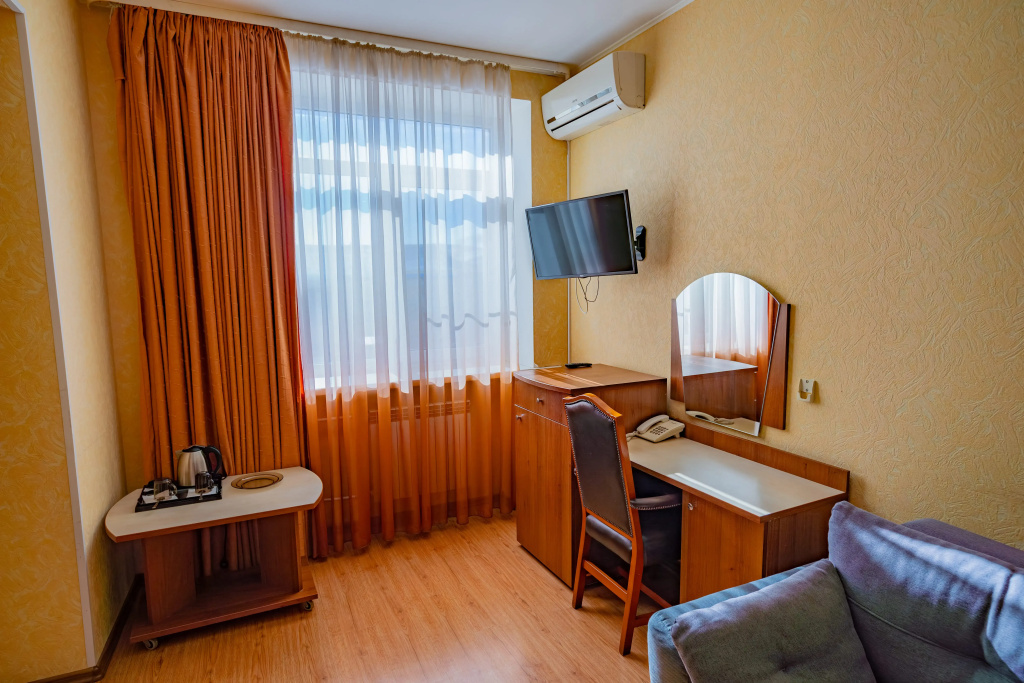 Oka Hotel Room Type - Deluxe Double room full double bed