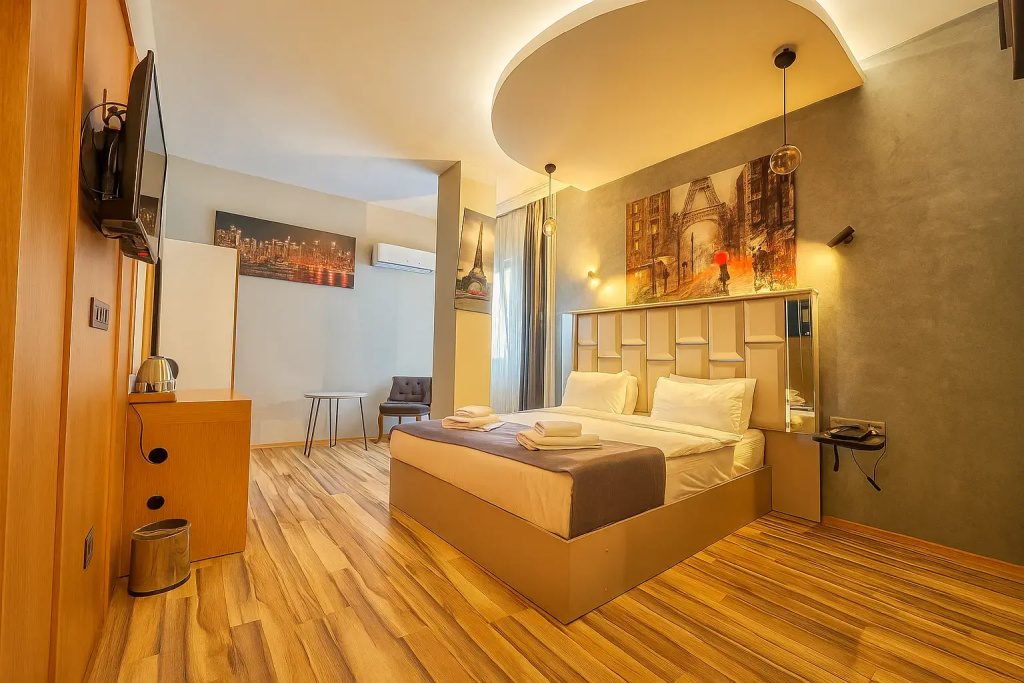 Standard Double room (full double bed)