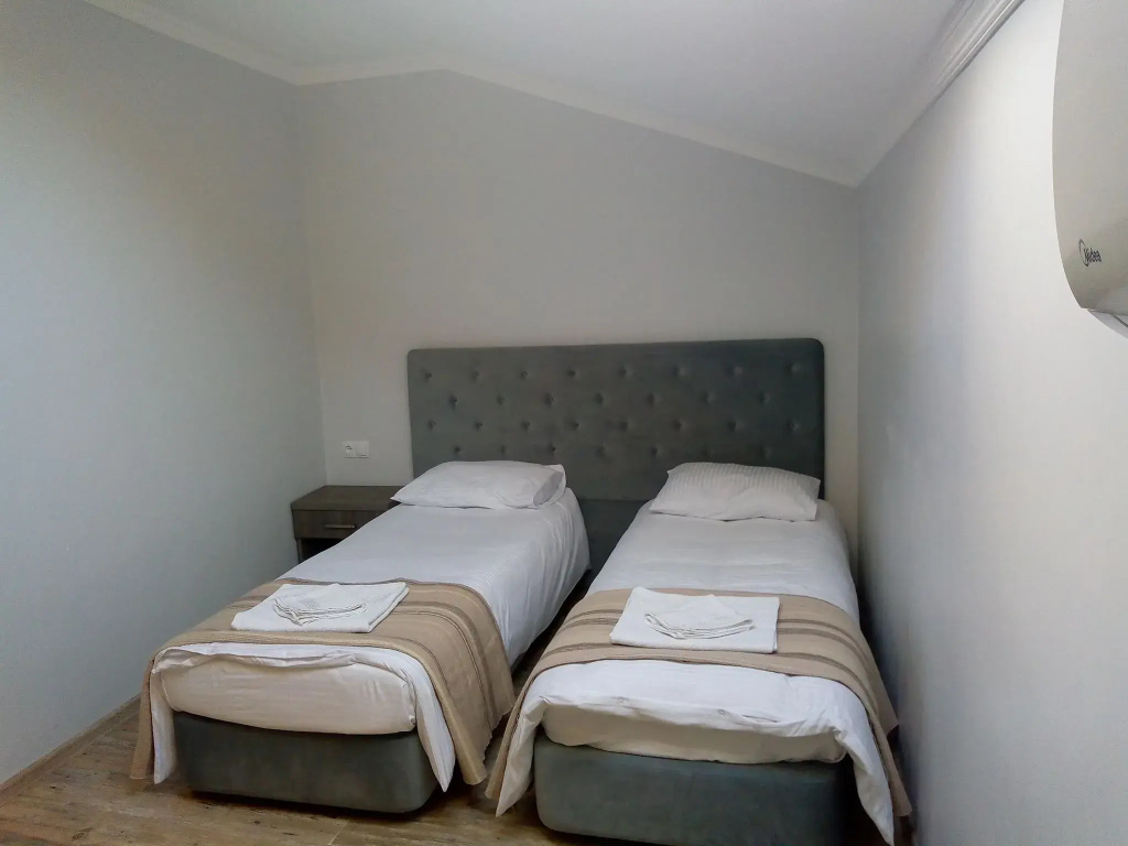 Standard Double room with view (twin beds)