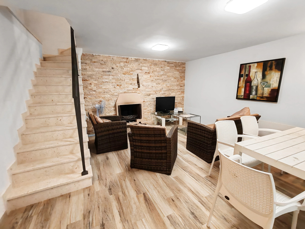 Sextuple Villa with balcony and with view
