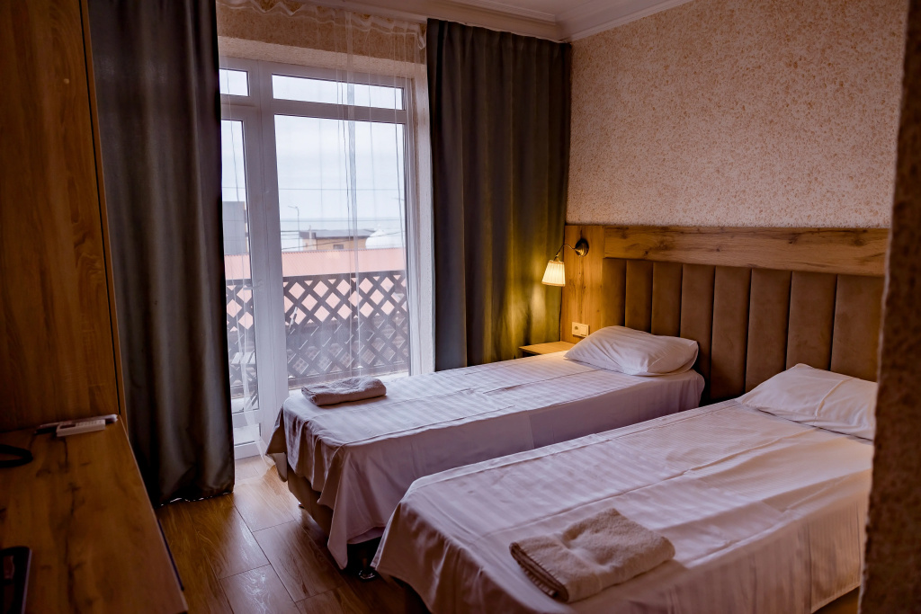 Classic with sea view Double room with balcony (twin beds)