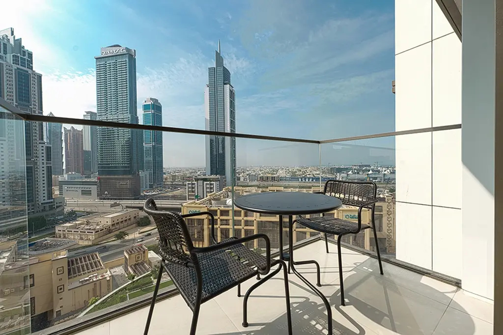 Stayis - 1 BR City Skyline View Downtown Dubai Apartments