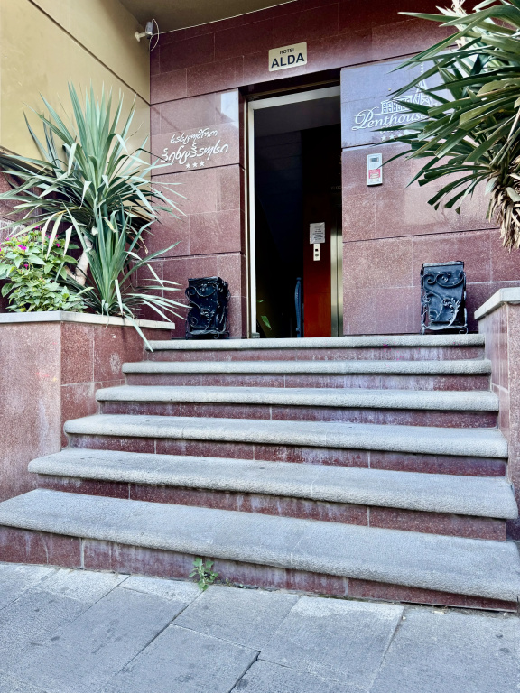 Metekhi place Hotel