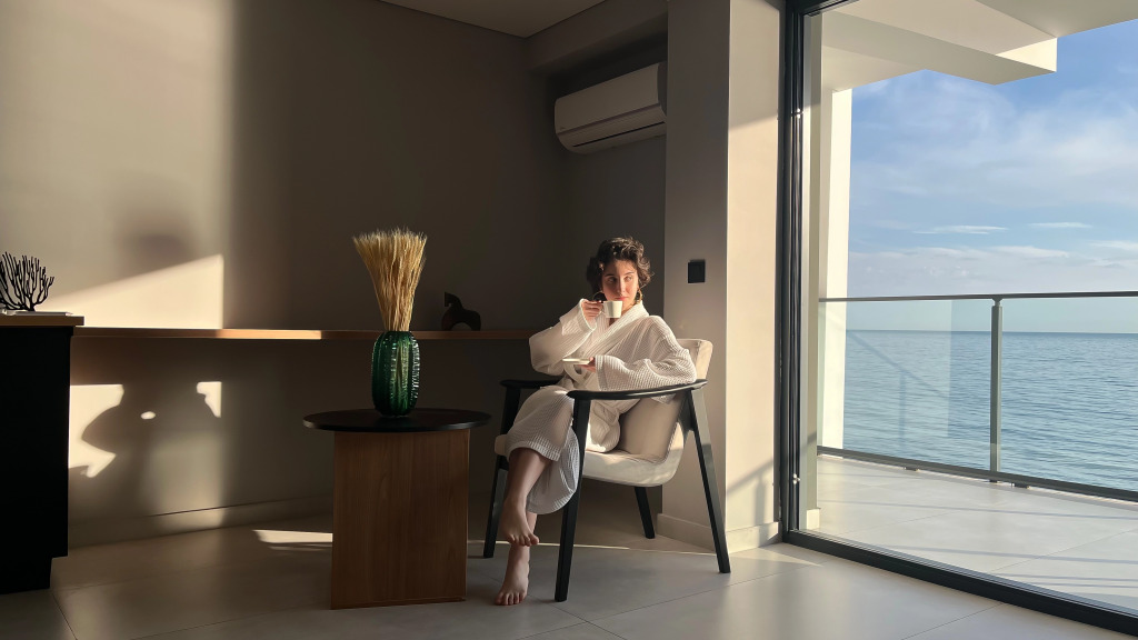 Полулюкс с балконом и с видом на море в Айтар Морские корпуса