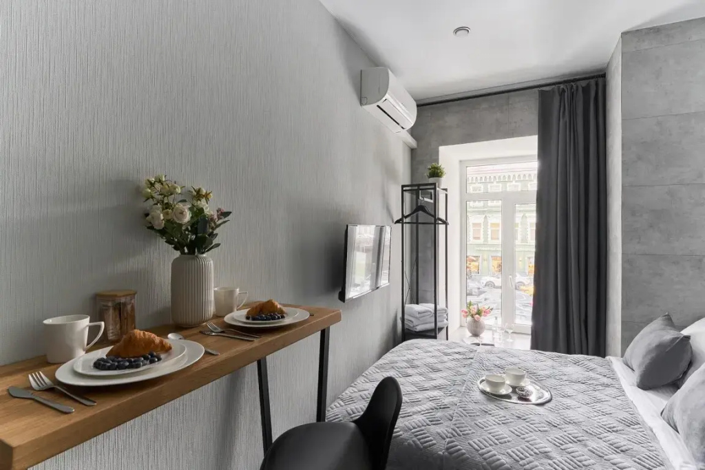 Апартаменты SMART LOFTS | Obsidian | 5 мин от метро Бауманская | Исторический дом — фото
