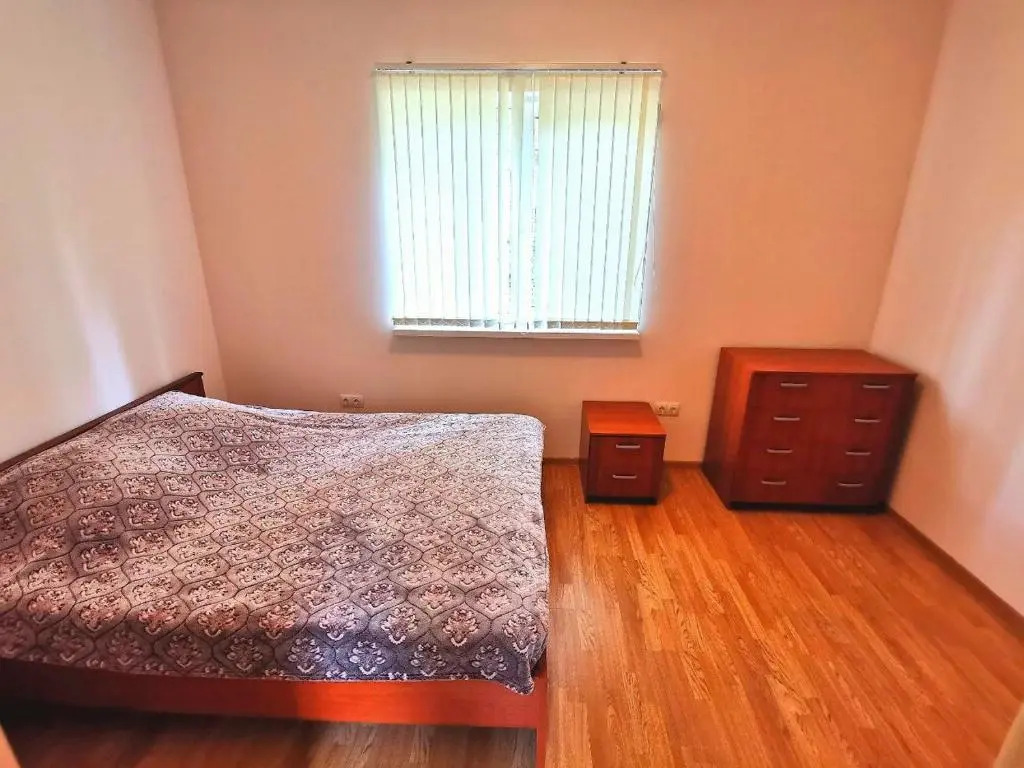 Шестиместный коттедж с 4 комнатами с красивым видом из окна в Нептун-2