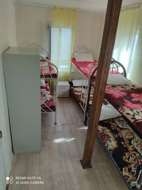 Кровать в общем номере в На Орманова