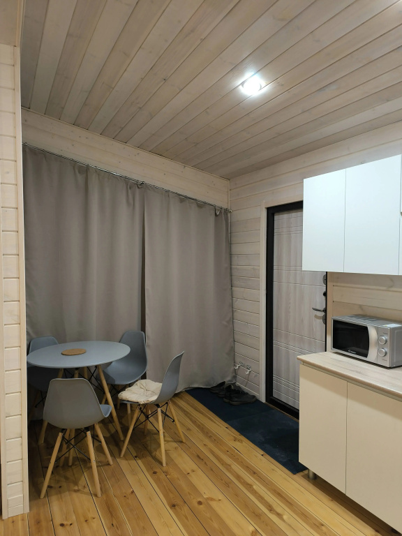 Double Cottage with balcony (full double bed)