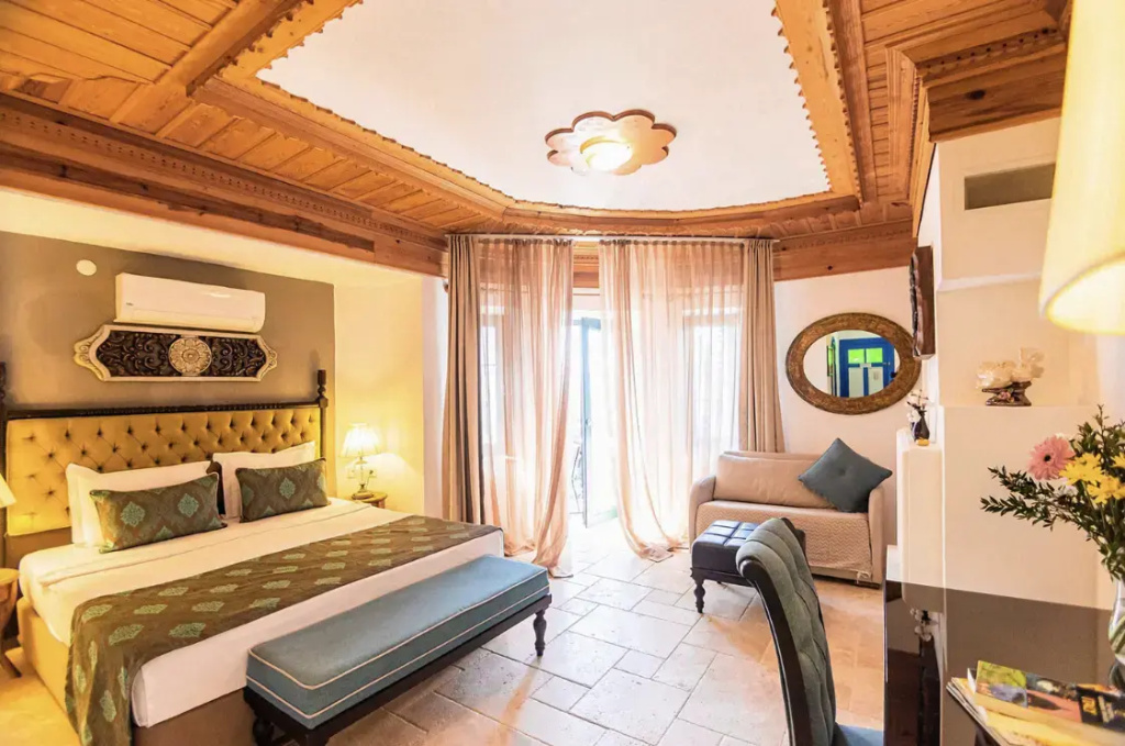 Standard Double room (full double bed)