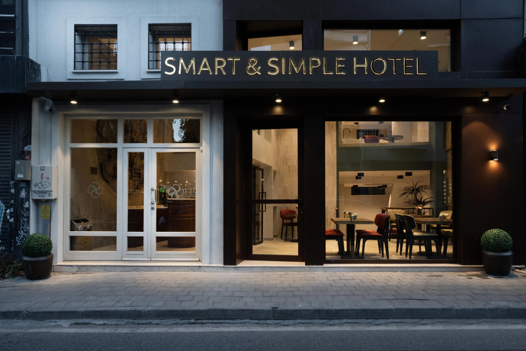 Smart and Simple Hotel Karakoy — фото