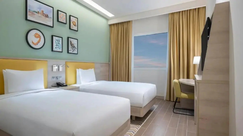 Double room with city view (full double bed)