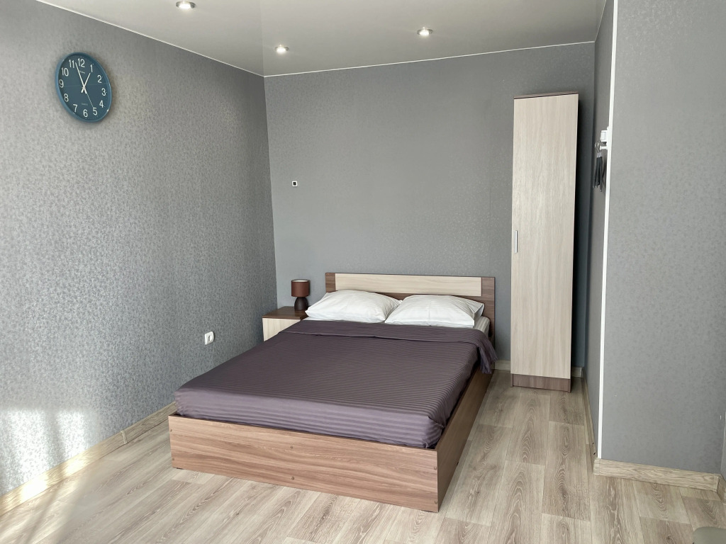 Квартира с видом на сопку с телевышкой На Сутки - фото 2