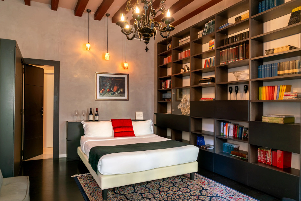 Luxury Suite with city view