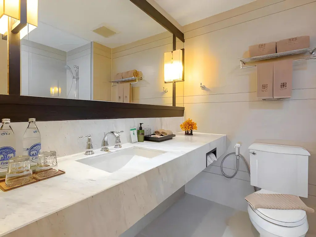 Sawaddi Patong Resort & Spa by Tolani - Chambres