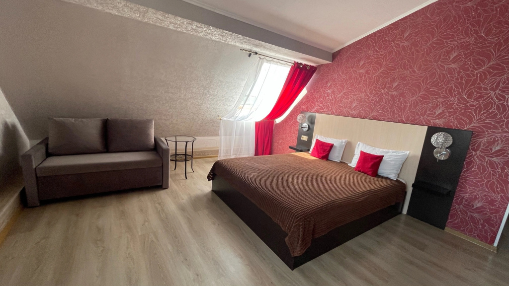 Vista Hotel Room Type - Standard Double Attic room full double bed