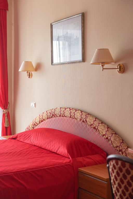Double Suite with park view (full double bed)