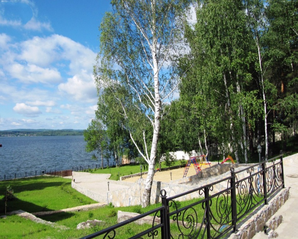 База Солнечный берег