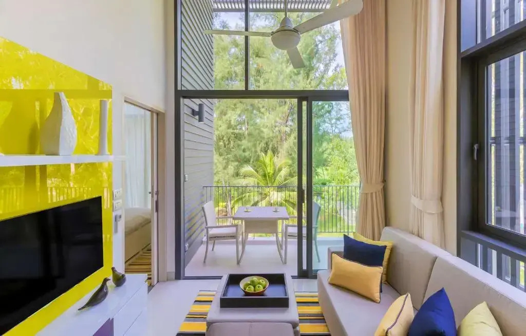 Двухместные лофт c 1 спальней с балконом двуспальная кровать в Отель Cassia Phuket, part of Banyan Group