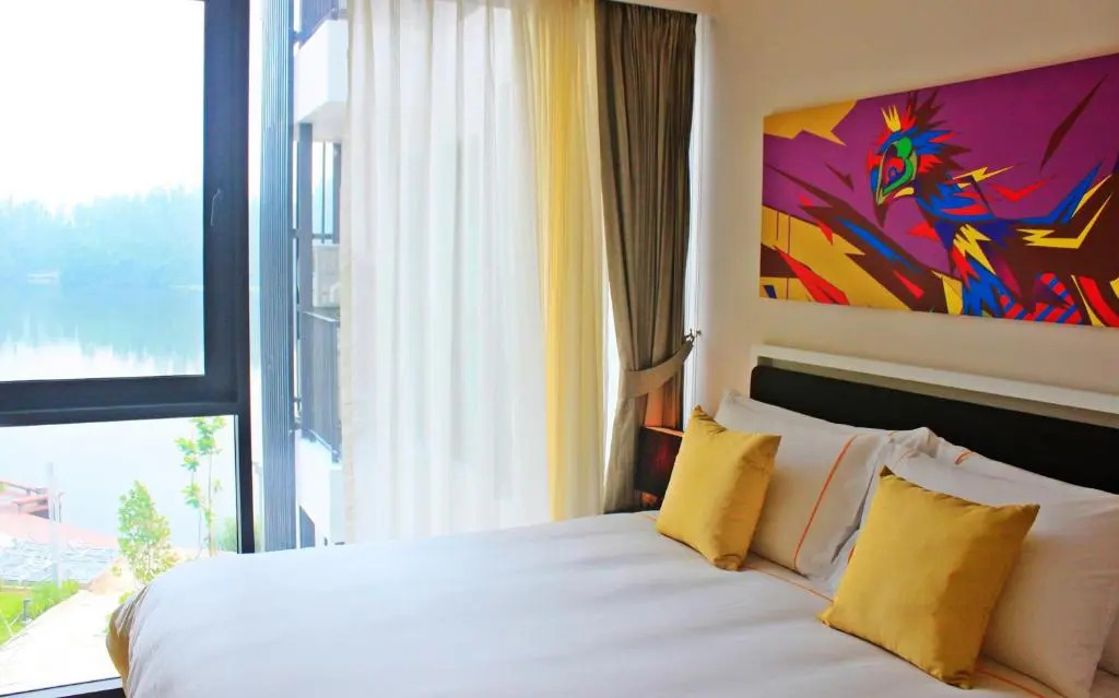 Двухместные лофт c 1 спальней с балконом двуспальная кровать в Отель Cassia Phuket, part of Banyan Group