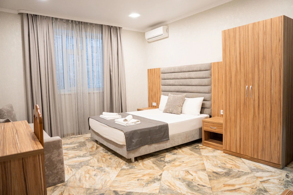 Deluxe Double Studio (full double bed)