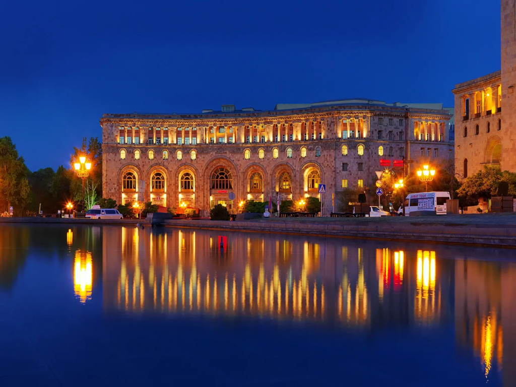 Отель Armenia Marriott Hotel Yerevan — фото