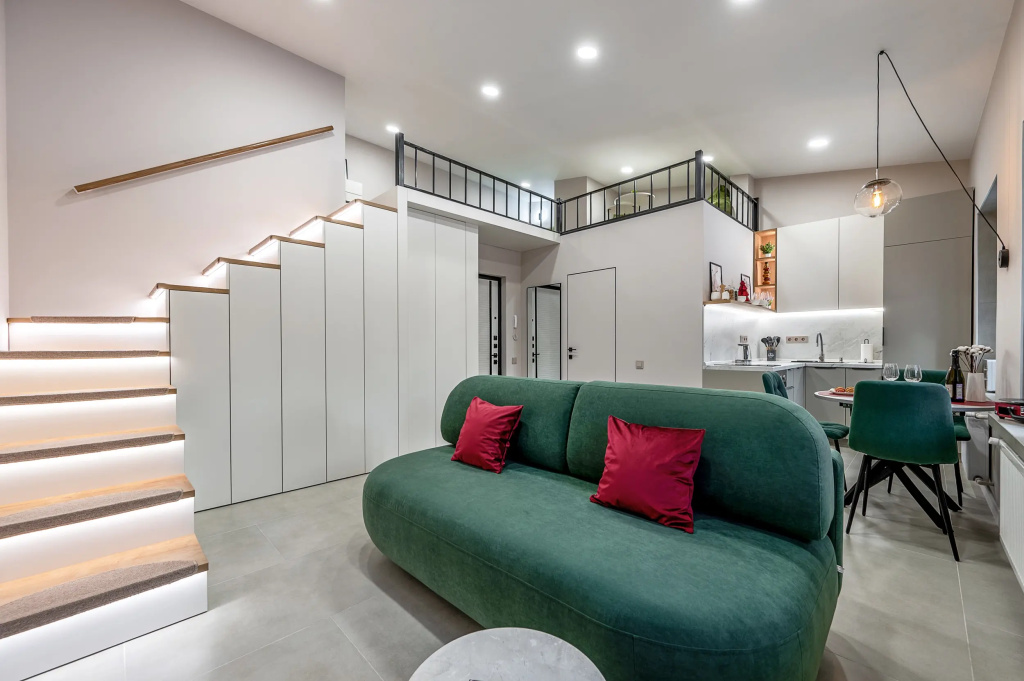 Квартира Дизайнерская мансарда Green Attic с кондиционером и виниловым проигрывателем у Невского проспекта — фото 1